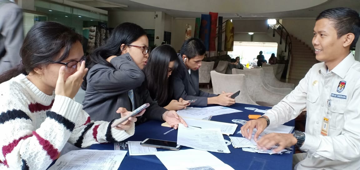 KPU Kabupaten Tangerang Buka Posko DPTb di Kampus UPH, Ribuan Mahasiswa Daftarkan Diri