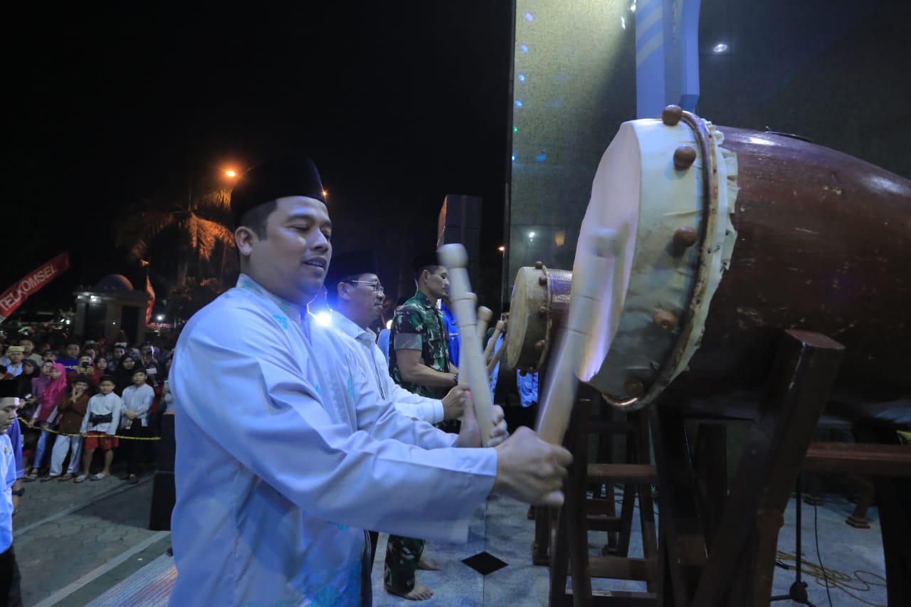 Arief mengapresiasi Festival Bedug dalam memeriahkan malam takbiran. Diharapkan, festival yang diikuti 22 peserta tersebut membawa kebaikan untuk masyarakat.(ahmad)