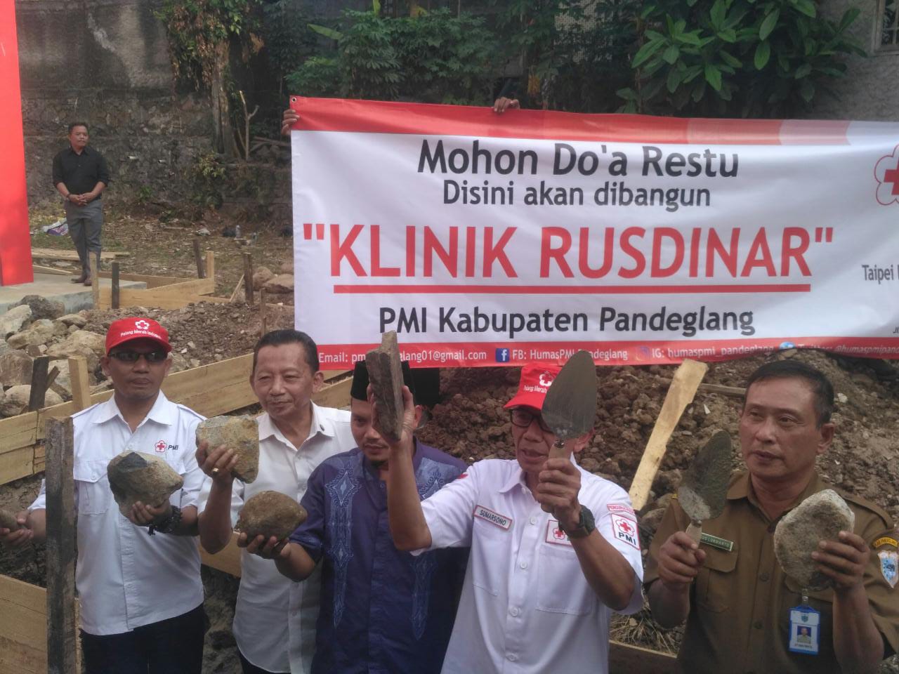 Peletakan batu pertama Klinik Rusdinar milik PMI Pandeglang.(aep)