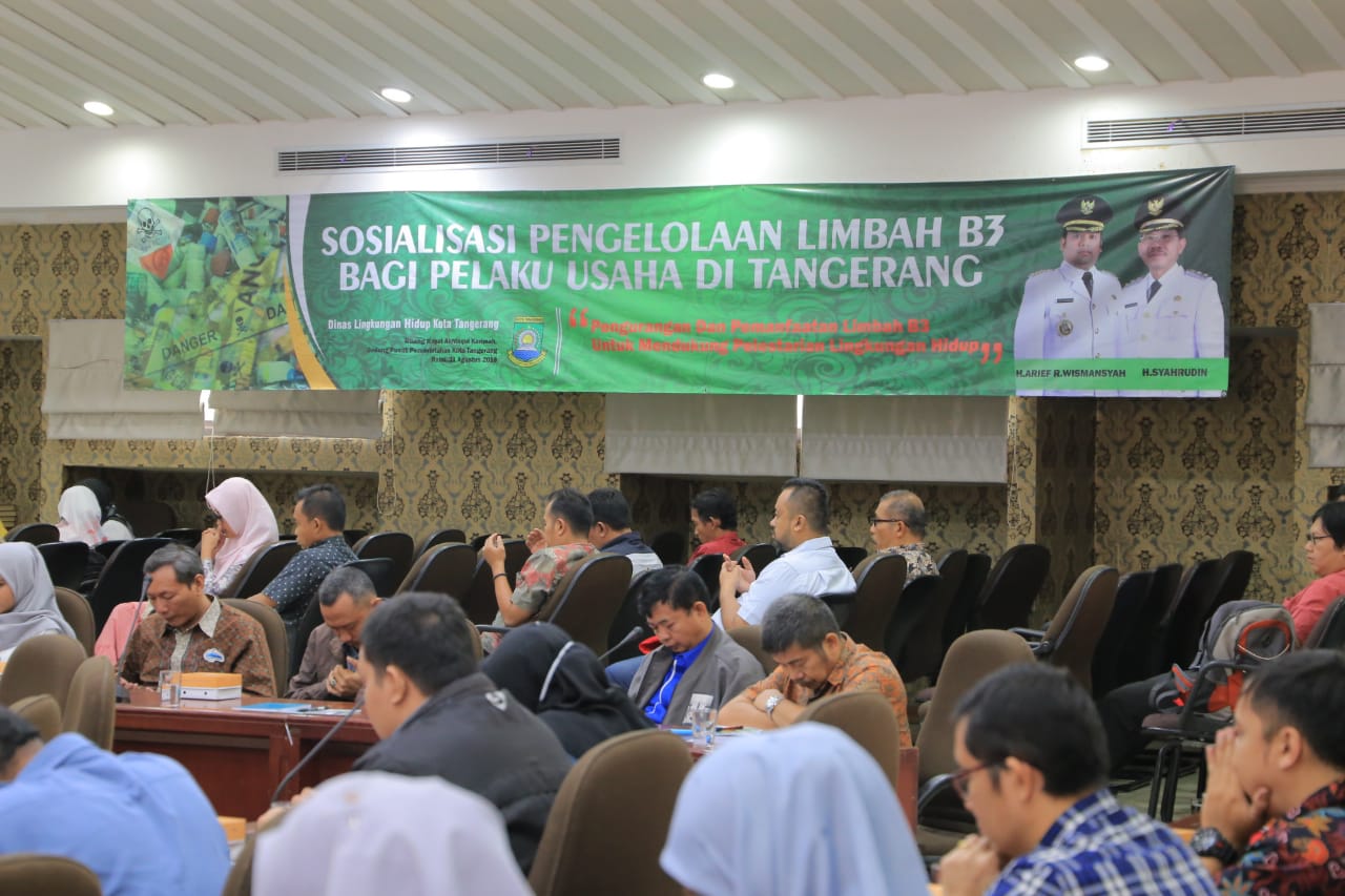 Sosialisasi pengelolaan limbah B3 bagi pelaku usaha di Kota Tangerang.(aul)