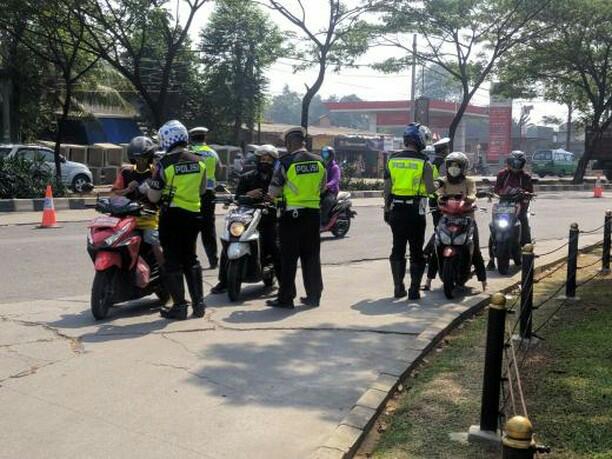 Hari terakhir Operasi Patuh Kalimaya di Kabupaten Tangerang tercatat, puluhan kendaraan diamankan karena tak dilengkapi surat-surat (don)