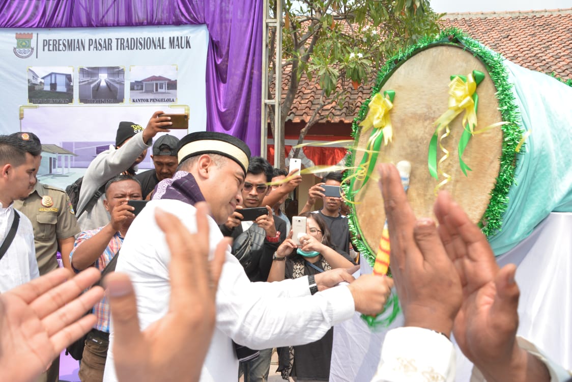 Pukul bedug, Bupati Tangerang Ahmed Zaki Iskandar membuka pelaksanaan MTQ tingkat kecamatan, di Kecamatan Mauk.(don)