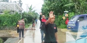 Pungli terjadi di Cianjur terhadap kendaraan bantuan yang hendak melintas