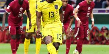 Pertandingan Sepak Bola antara Qatar melawan Ekuador saat Piala Dunia 2022