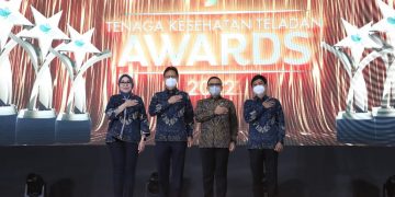 Apresiasi Nakes Teladan, Menteri Azwar Anas: Inspirasi Bagi Insan Kesehatan Berikan Layanan Terbaik