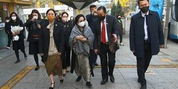 Antusias Presiden Korsel Dengarkan Kisah Bung Karno dari Anak dan Cucunya