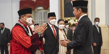 Hakim Konstitusi Guntur Hamzah