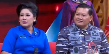 Keplada Staf Angkatan Laut Laksamana TNI Yudo Bersama isri Veronica Yulis Prihayati