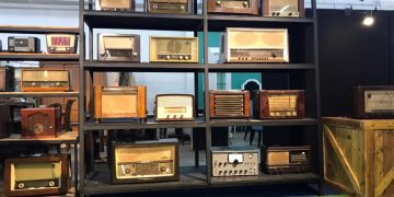 Radio Klasik yang dipamerkan di flavor bliss (Maya/Suara Nusantara)