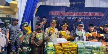 BNN memusnahkan barang bukti narkotika berupa sabu, ganja dan ekstasi. Pemusanahan di Lapangan Apel Setda Provinsi Banten merupakan pemusnahan ke-6 sepanjang tahun 2022.(FOTO: Humas Polda Banten)