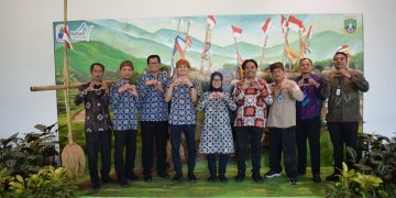 Salah satu photo booth dengan tema Seren Taun tampil di Terminal 3 kedatangan Bandara Soekarno-Hatta, Tangerang. Selain Seren Taun, Pemkab Lebak juga menampilkan photo booth Geopark Bayah Dome yang baru-baru ini ditetapkan sebagai Geoheritage oleh Kementerian ESDM.( Humas Pemkab Lebak)