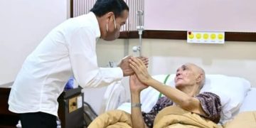 Besuk Try Sutrisno di RSPAD Gatot Soebroto, Presiden Jokowi: Sudah Lebih Sehat (Instgram Jokoqi/Tangkapan Layar)