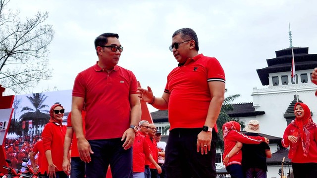 Ridwan Kamil dan Hasto saat hadiri senam PDIP di Bandung (Dok. PDIP)