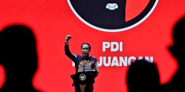 Sambuta Jokowi pada HUT PDIP ke 50 Tahun