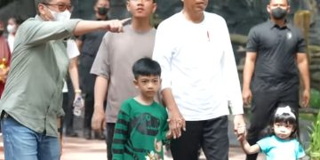 Jokowi (kaus Putih) Youtube Sekretariat Presiden/tangkapan layar
