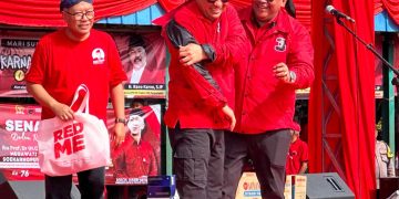 Sekjen Hasto Umumkan Menkop UKM Teten Resmi Masuk PDIP di Apel Siaga Lebak