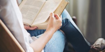 Ilustrasi Membaca Buku (Freepik)