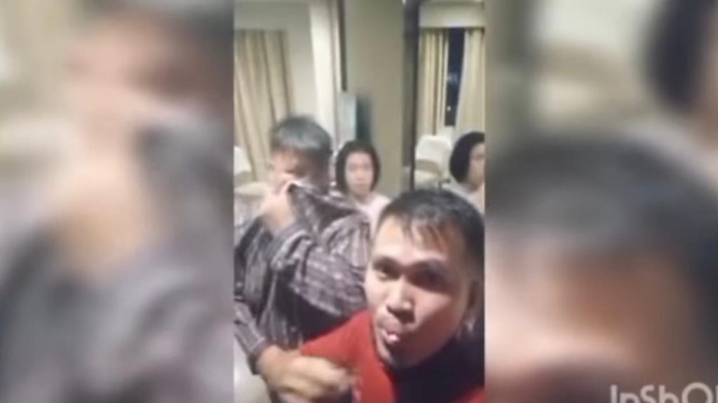 suami pergoki istri ngamar dengan pria lain, sang istri bela pacar (Tiktok/@adambodykit)