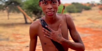 The Khoisan suku pedalaman Afrika Selatan (Instagram/@arina_travels)