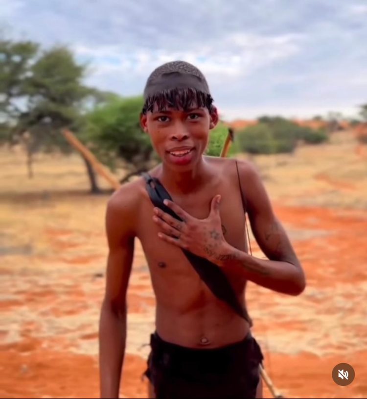 The Khoisan suku pedalaman Afrika Selatan (Instagram/@arina_travels)