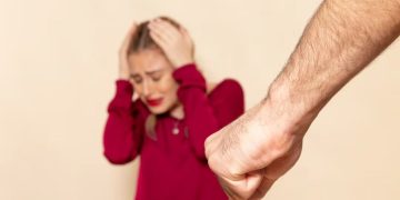 suami bacok istri usai dikatai setan (ilustrasi freepik)