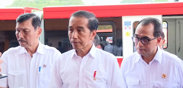 Presiden Jokwoi dan Luhut Binsar Pandjaitan, Budi Karya (Screenshoot video yt Sekertariat Presiden)