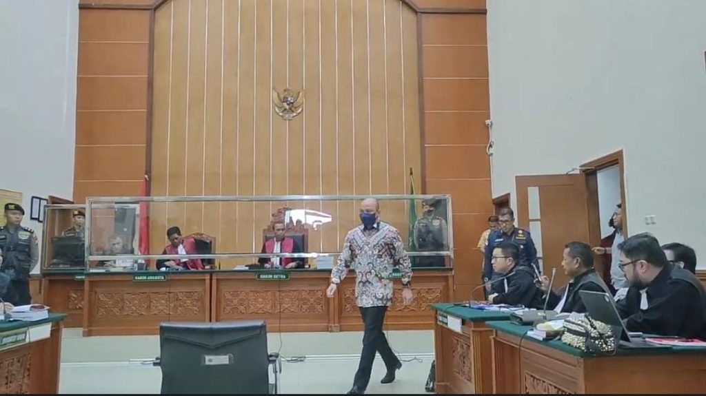 Teddy Minahasa Masuk sidang PN Jakbar / SS Youtube