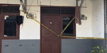 Kondisi rumah kontrakan diberi police line Kamis, (30/3/2023) (My)