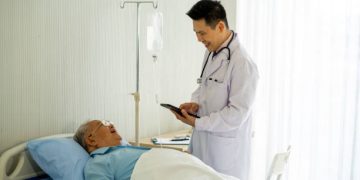 Ilsutrasi pasiesn sakit (Dok. Istockphoto/Kirsda Bisalyaputra)