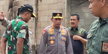 Kapolri Listyo Sigit Prabowo tinjau lokasi ledakan Depo Pertamina ((Foto: PMJ News/Fajar)