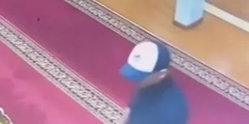 Bule Australia Ludahi Imam Masjid di Bandung, Wagub Jabar: Tindak Tegas Sesuai Hukum yang Berlaku