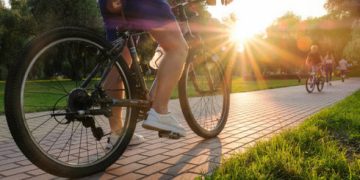 ilustrasi bersepeda saat berpuasa (foto : istockphoto.com)