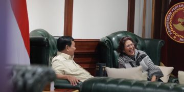 momen pertemuan Susi Pudjiastuti dan Prabowo Subianto (foto : tweet @susipudjiastuti)