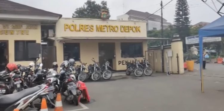 lahan parkir di Polres Metro Depok (Youtube Official Inews/tangkapan layar)