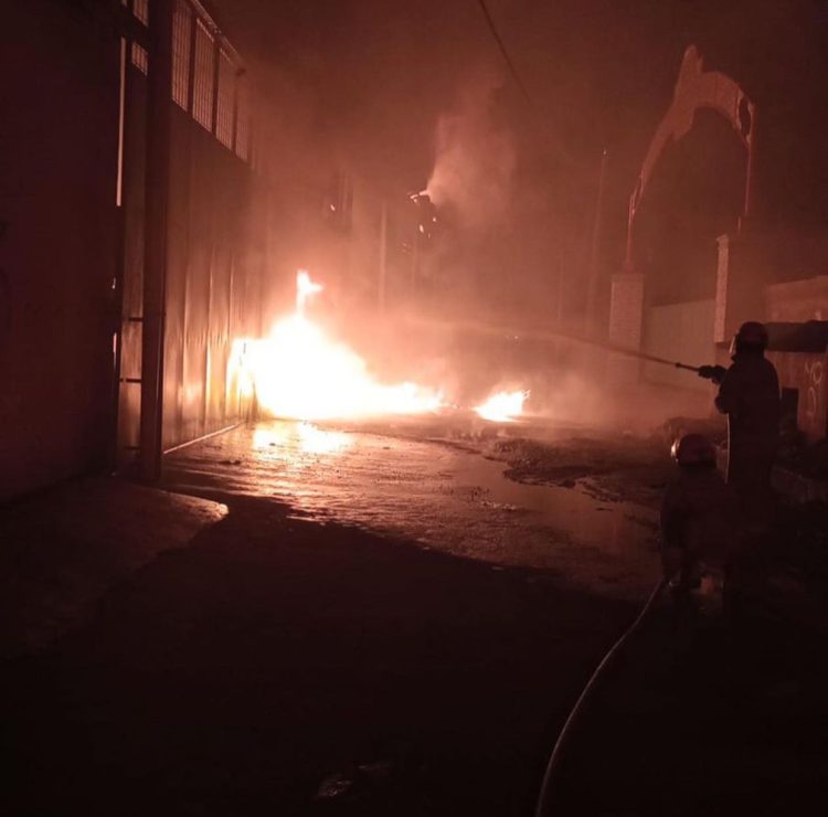 Kebakaran pabrik di Pakuhaji Tangerang ( Instagram bpbd.kabtangerang )
