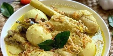 opor ayam masakan tradisional (Instagram/@yunitaanwar)