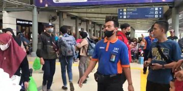 kondisi penumpang kereta di St Pasar Senen (edw)