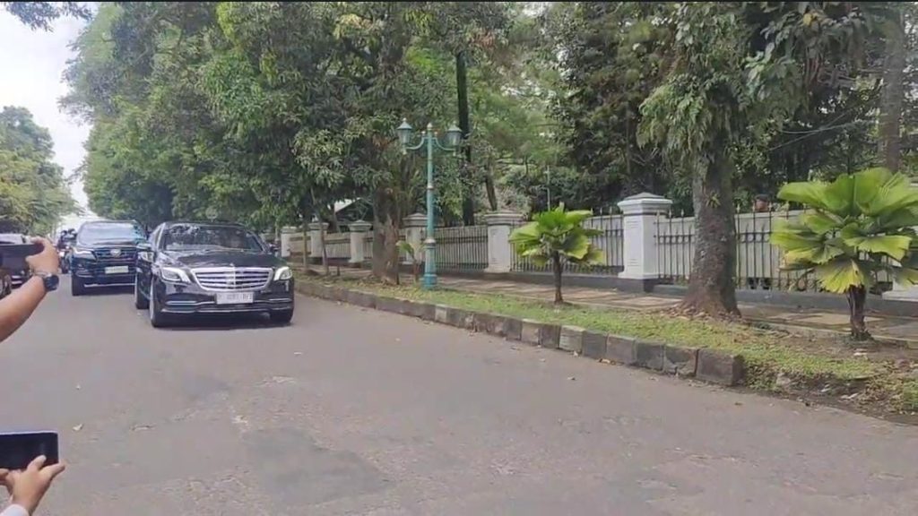 Lampira Mobil yang ditumpangi Presiden Joko Widodo tiba di Istana Batu Tulis.