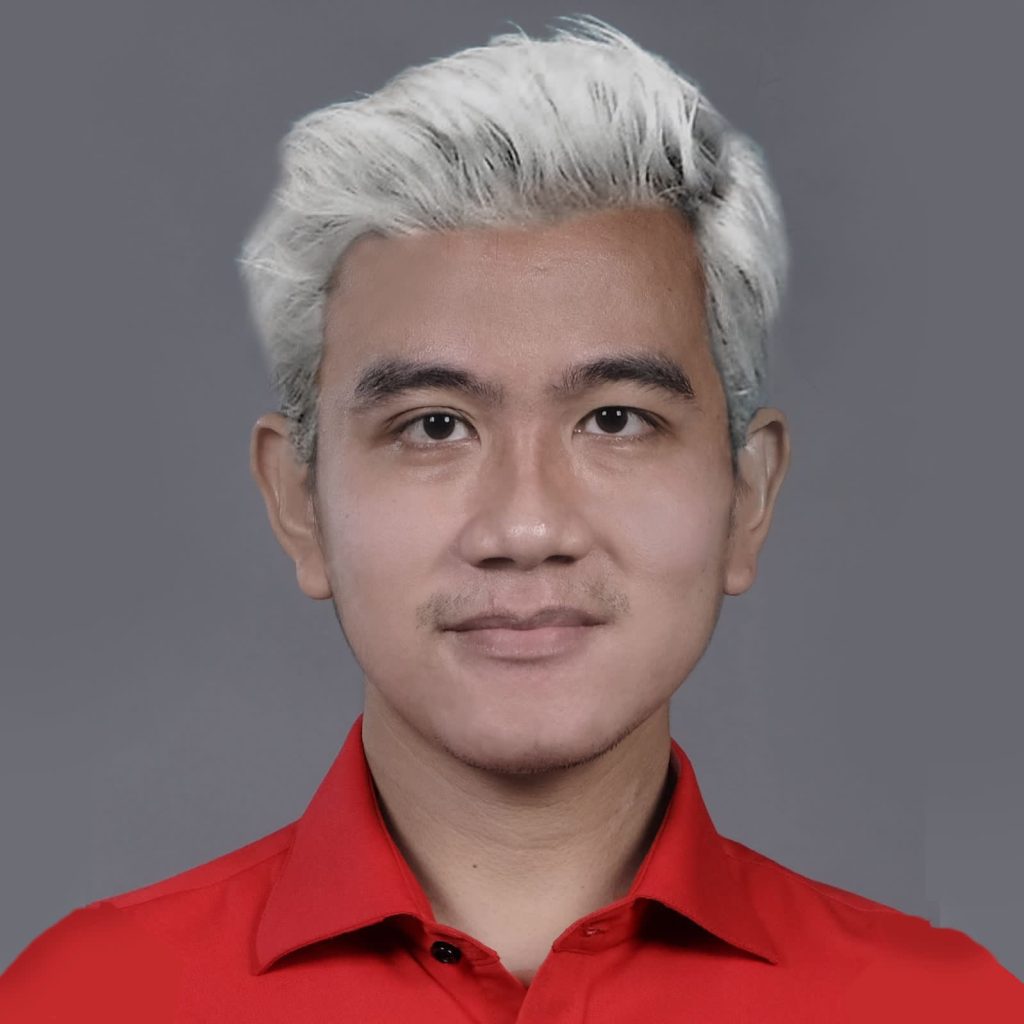 Putra bungsu Presiden Joko Widodo, Kaesang Pangarep berkelakar mengedit rambut sang kakak sekaligus walikota Solo, Gibran Rakabuming Raka