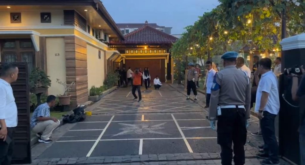 Penggeledahan Rumah AKBP AR Orang Tua Penganiayaan Ken Admiral