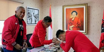 Gibran sungkem dengan Sekjen PDIP Hasto Kristiyanto // SS Istimewa