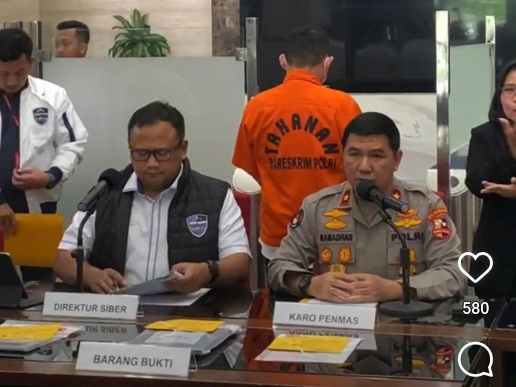 konferensi pers Andi Pangerang eks peneliti BRIN di Mabes Polri / SS IG Divisi Humas Polri