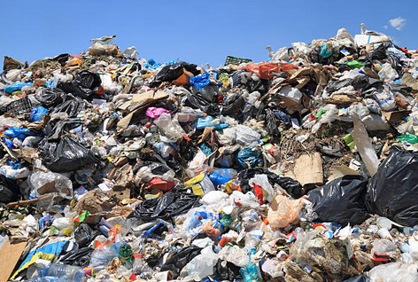 ilustrasi gunung tumpukan sampah (foto : istockphoto.com)