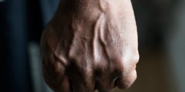 Warga Negara Nigeria Aniaya Nenek di Kawasan Kelapa Gading (Ilustrasi Freepik)