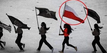 Bendera Indonesia Terbalik di pembukaan Sea Games 2023