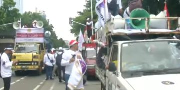 massa Aksi Damai Stop RUU Kesehatan (Youtube Buletin Inews/tangkapan layar)