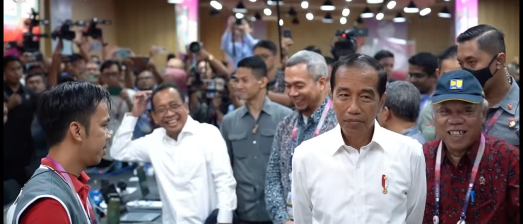 Presiden Jokowi Kunjungi Pusat Media KTT ke-42 ASEAN ( Tangkapan Layar Youtube Sekretariat Presiden )