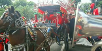 Foto: PDI Perjuangan Konvoi gunakan delman daftar caleg ke KPU (Ist)