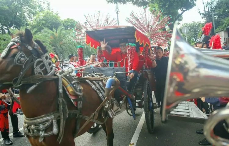 Foto: PDI Perjuangan Konvoi gunakan delman daftar caleg ke KPU (Ist)