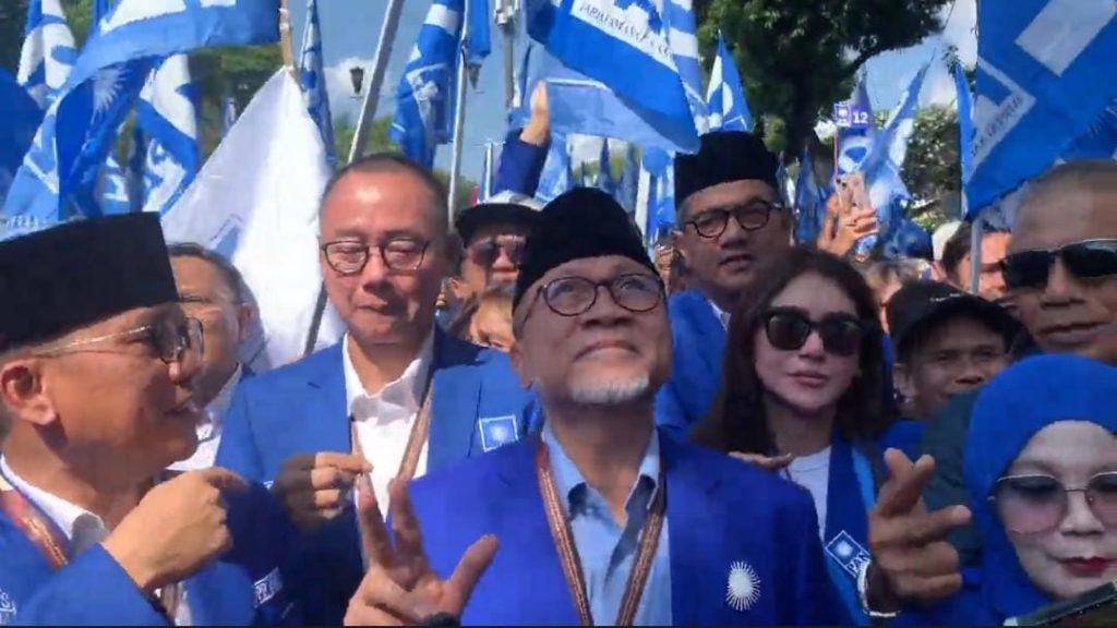 Rombongan Zulhas daftarkan caleg ke KPU / istimewa